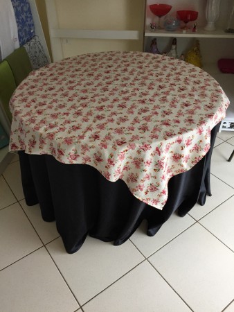 COBRE MANCHA FLORAL VERMELHO ALGODÃO R$4,00